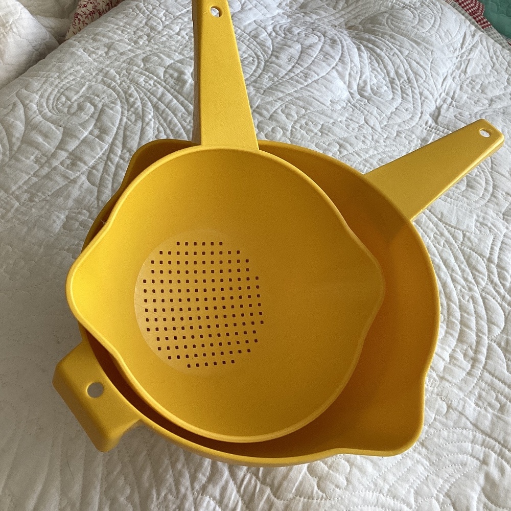 SET OF TWO TUPPERWARE SUNSHINE YELLOW  STRAINERS